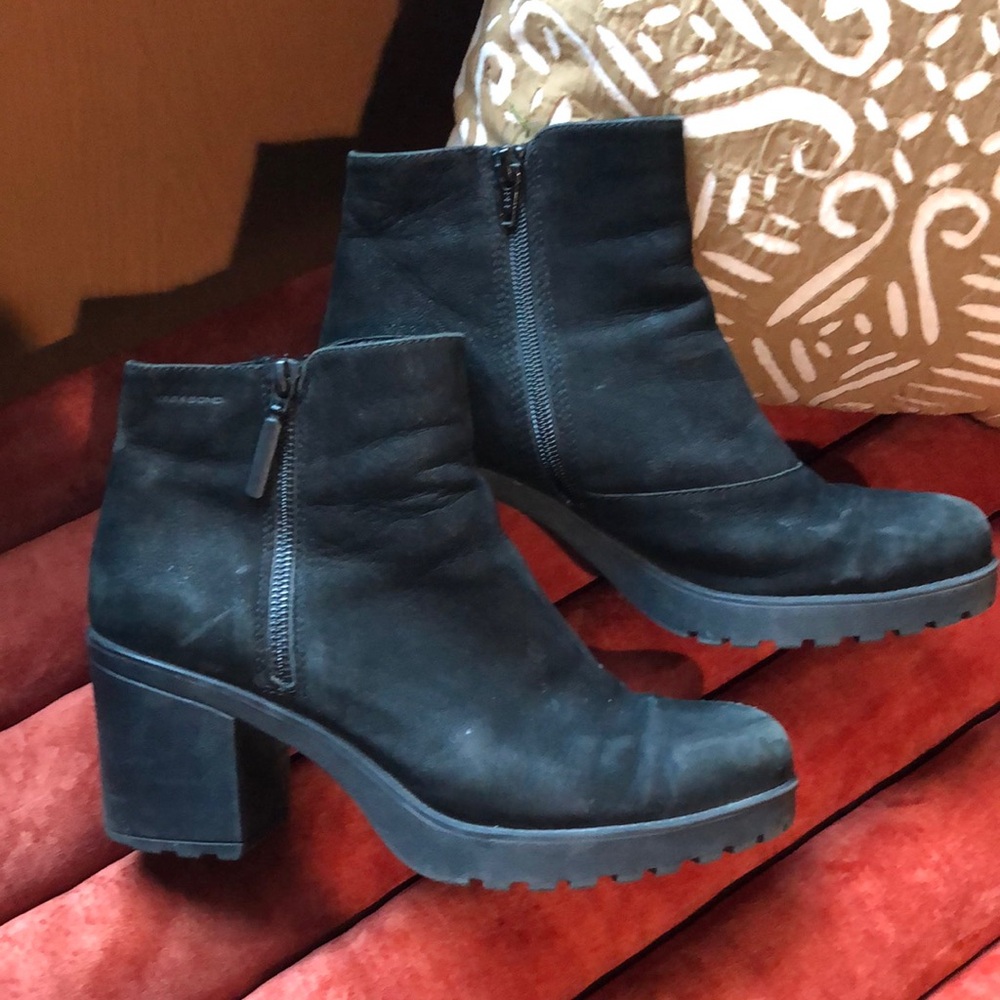 Vagabond Black Nubuck Grace Lug Sole Ankle Boot Inside Zip 40/9.5-10